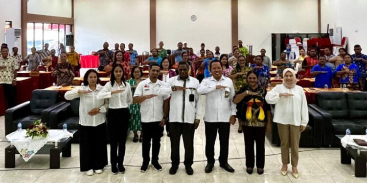 Toleransi dan Moderasi : KaKanKemenag Kab. Manokwari Buka Dialog Kerukunan Intern Umat Beragama Katolik Tahun 2024