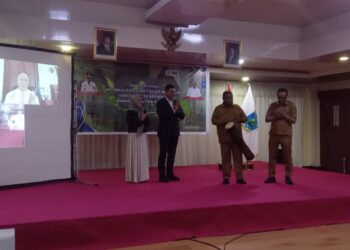 Resmi Membuka Bimtek ASN BerAkhlak di Manokwari, Pj. Gubernur Ajak ASN Tingkat Pelayanan Publik