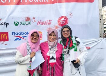 Ribuan Massa Perempuan Gelar Aksi Damai :Tolak Produk Pro Israel..!!
