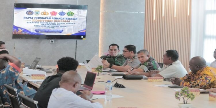 Kanwil Ditjenpas Papua Barat dan Pemprov Perkuat Forum Reintegrasi Sosial untuk Dukung Klien Pemasyarakatan
